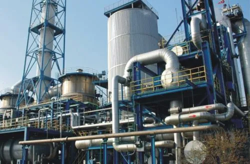 Compressed-air pulse cleaning equipment serving a ceramic filter compartment