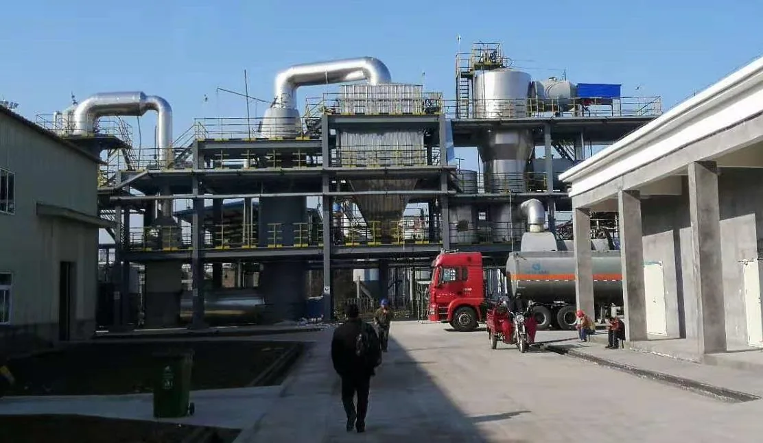 Outdoor catalytic ceramic filter system serving a low-temperature DeNOx line