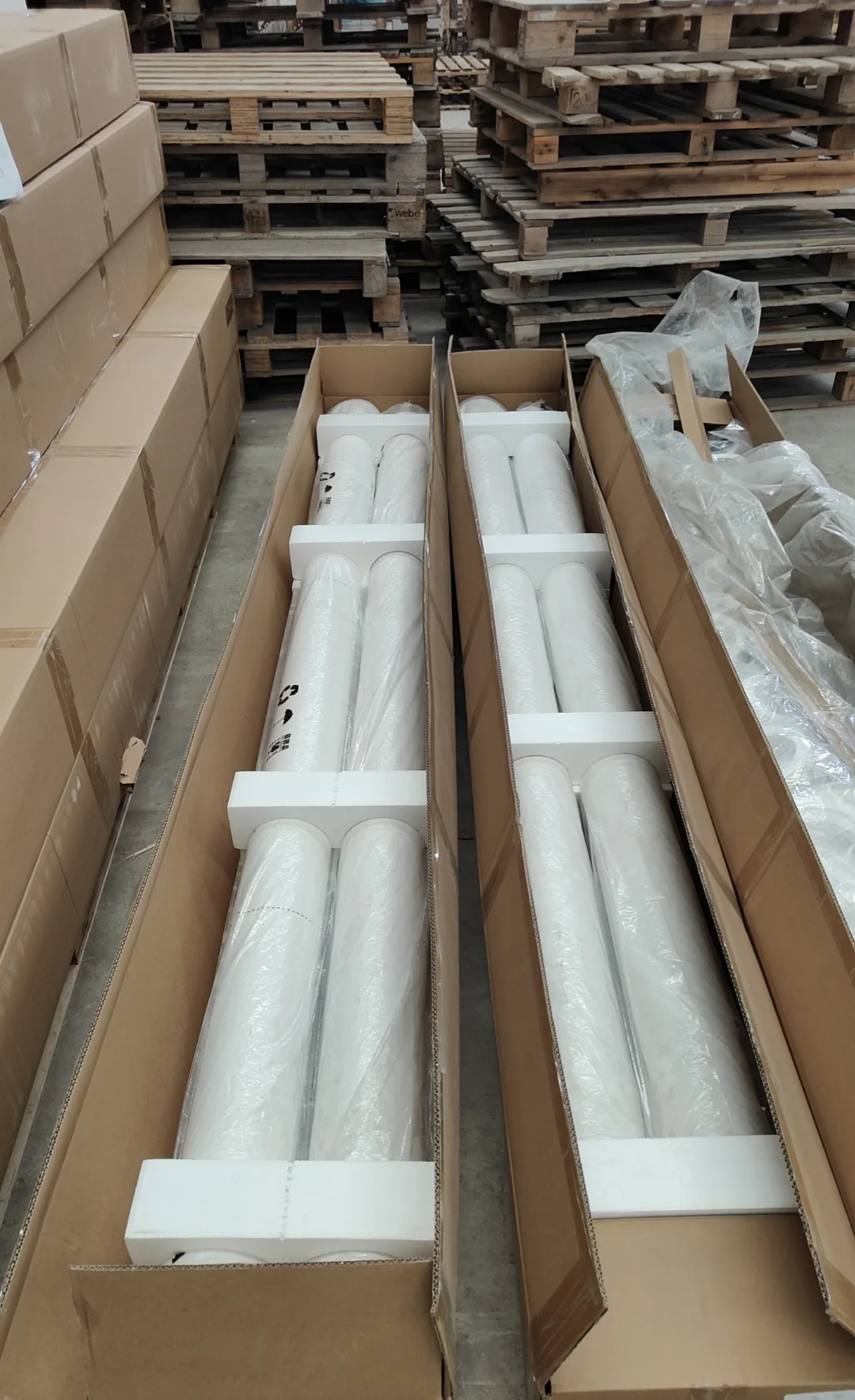 Ceramic filter tubes in protective foam packaging